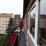 Modern Apartment In Prime Location - Professional Host - Fully Equipped